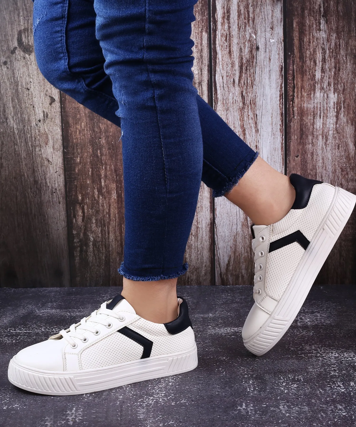 Bxxy Women's Casual Sneaker Lace up Shoes