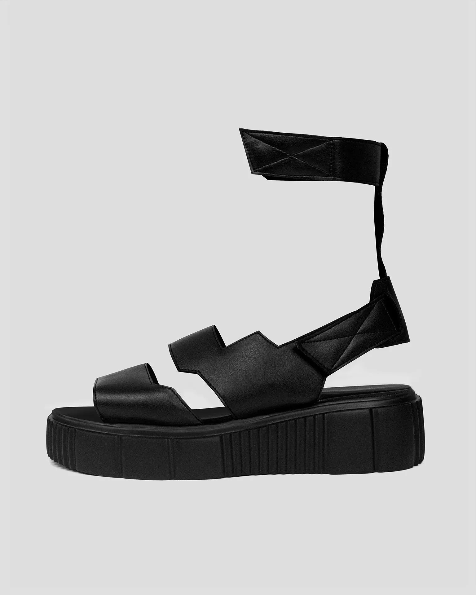 Edgy Vegan Cactus leather Desserto® Platform Sandals | Black