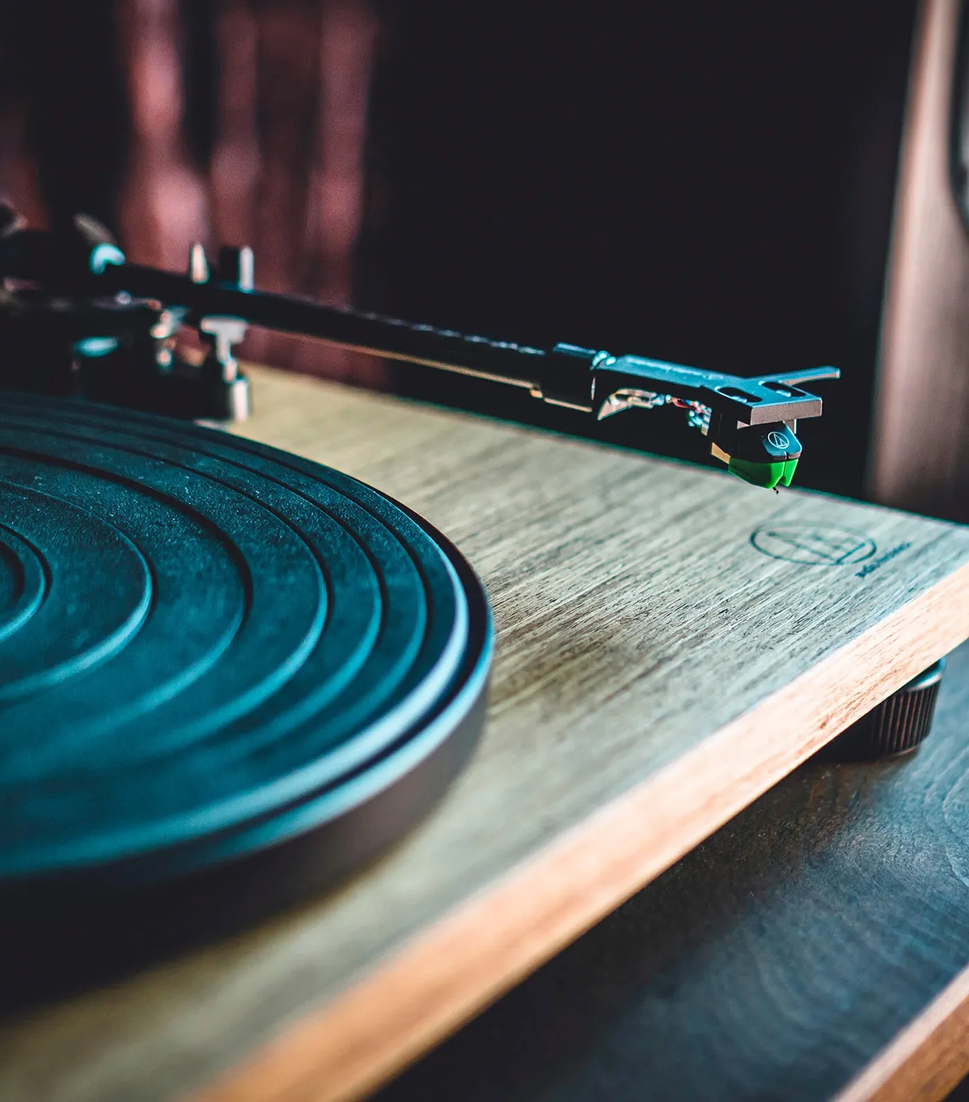 Fully Manual Belt-Drive Turntable