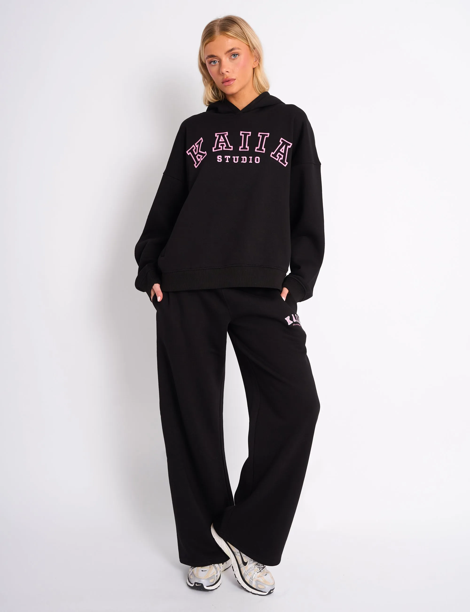 Kaiia Studio Oversized Hoodie Black & Pink