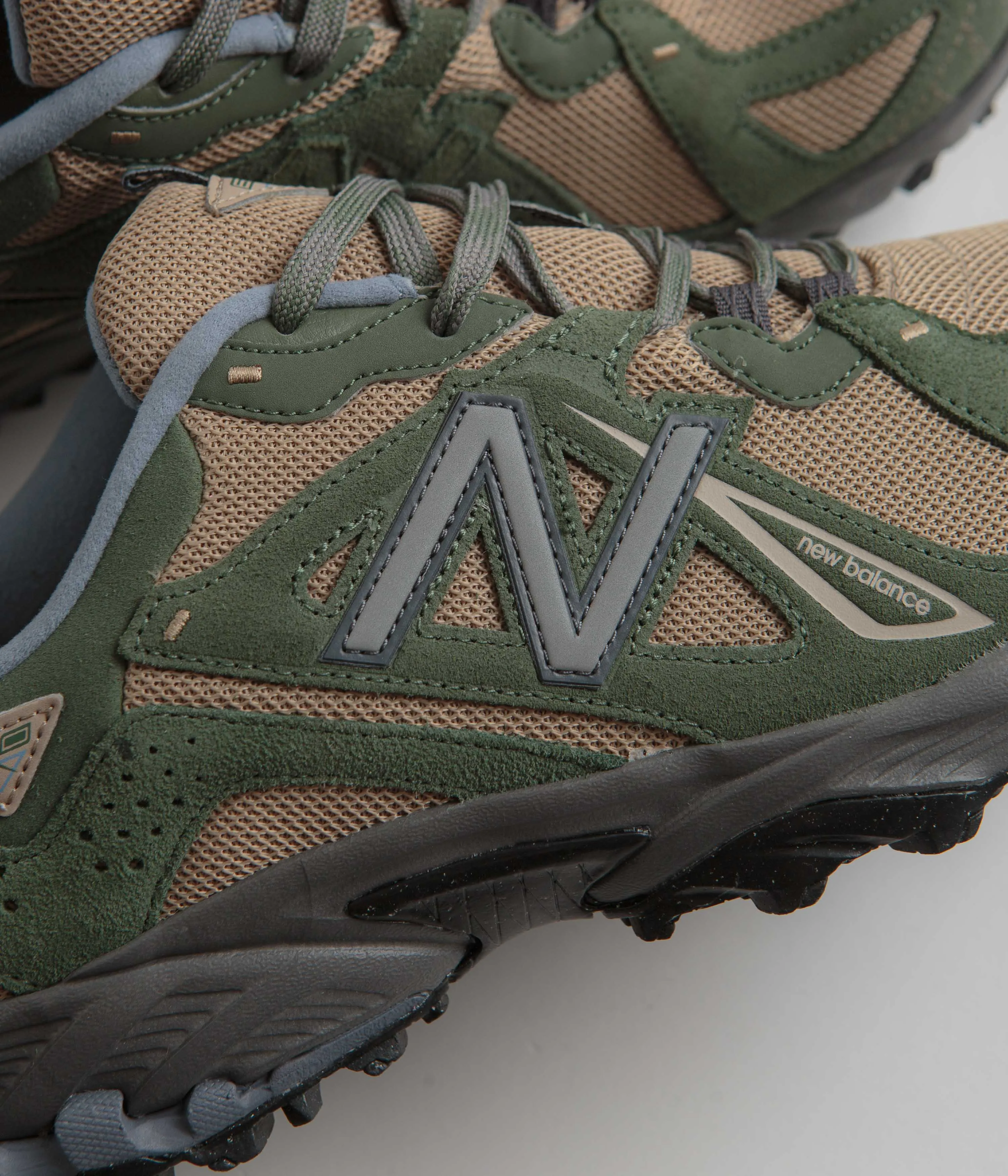 New Balance 610 Shoes - Deep Olive Green