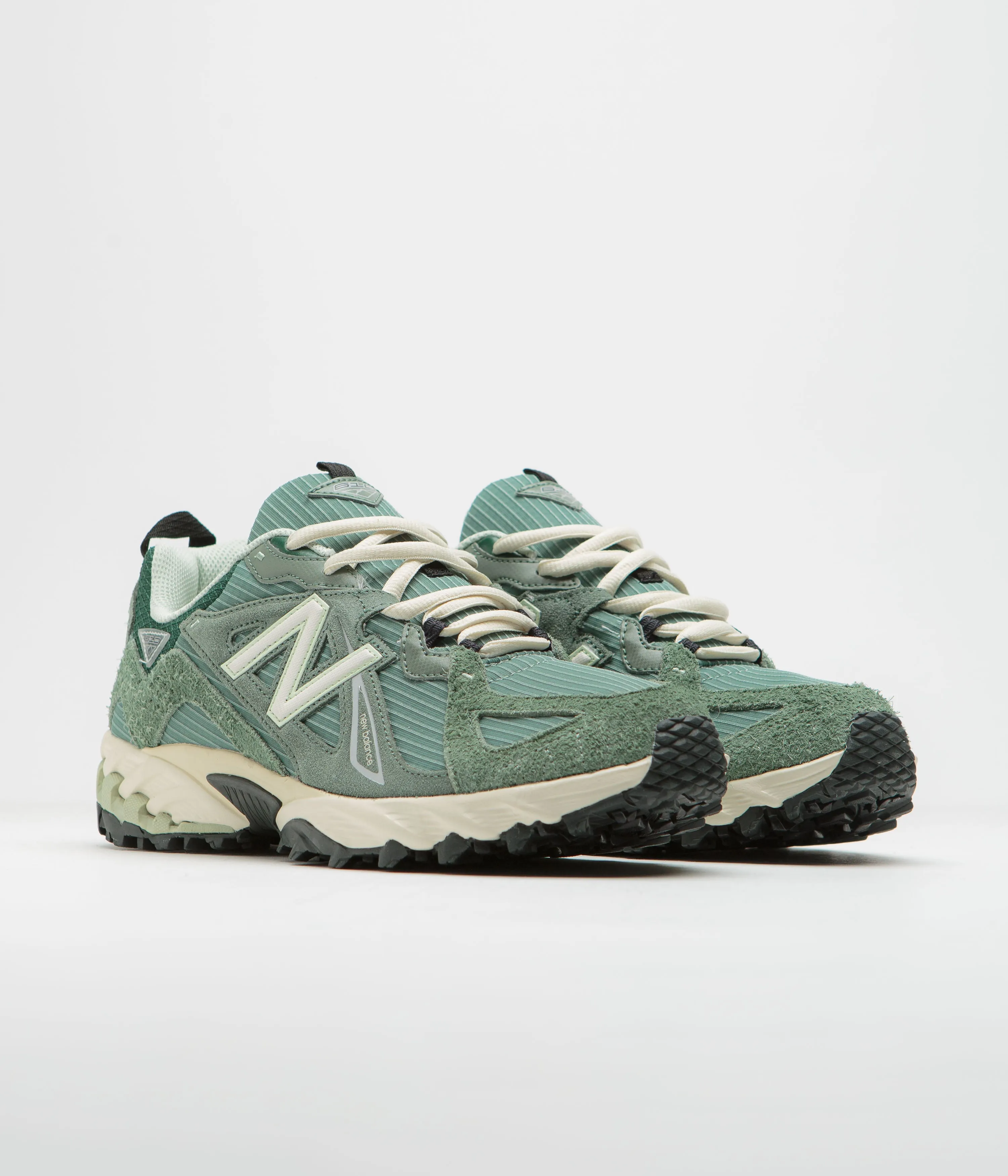 New Balance 610 Shoes - Green / Natural Mint