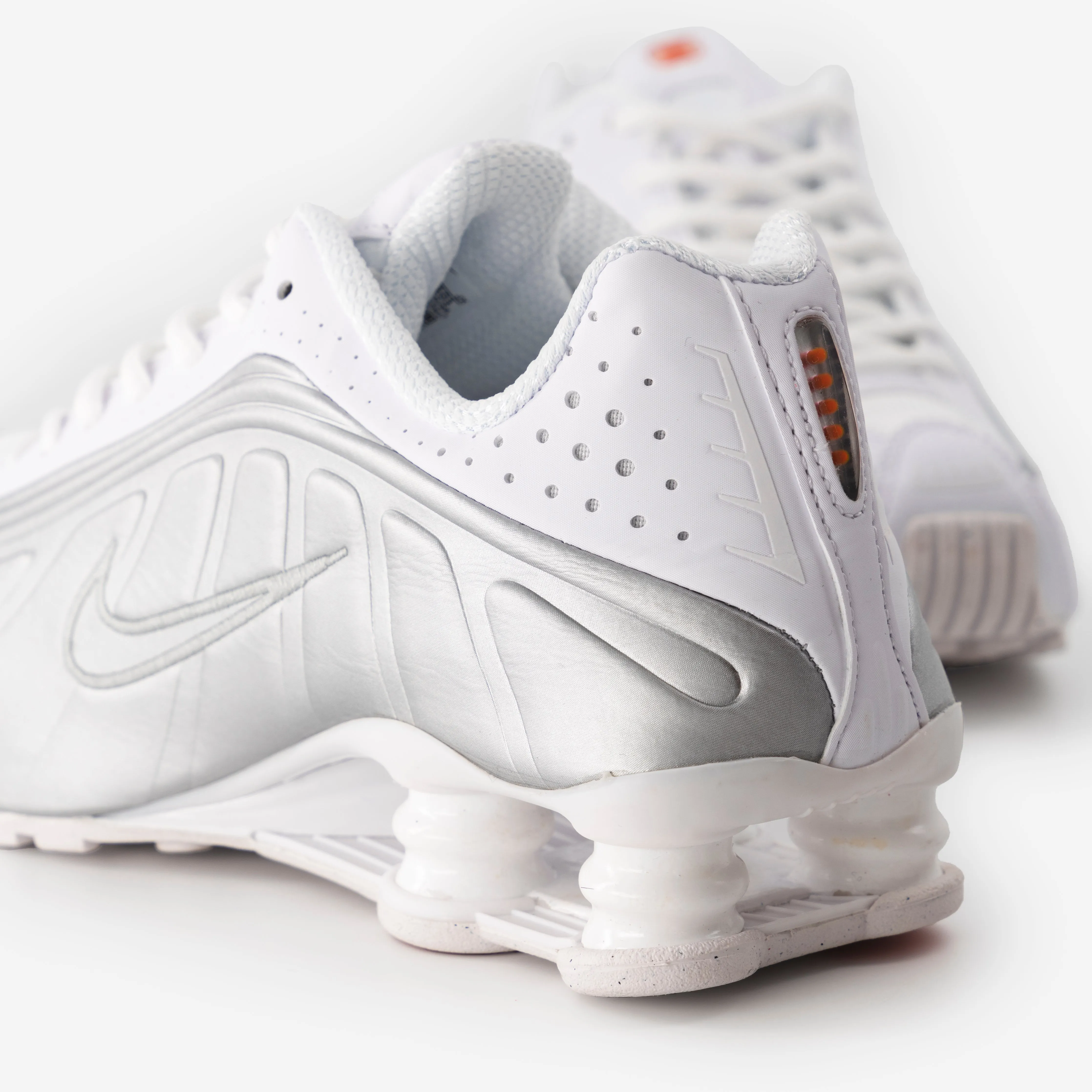 Shox R4