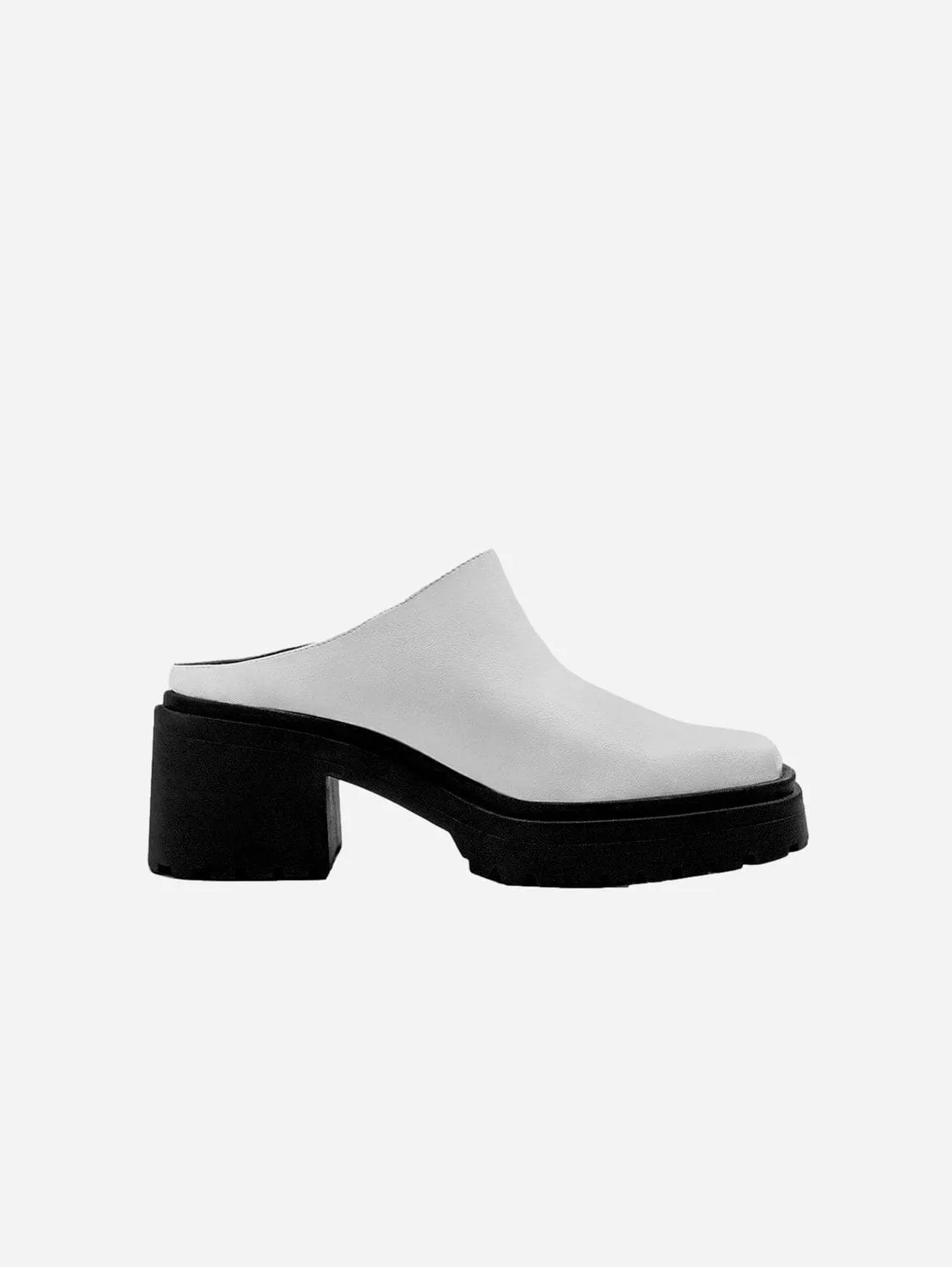 Squared Vegea Grape Leather Mules | White