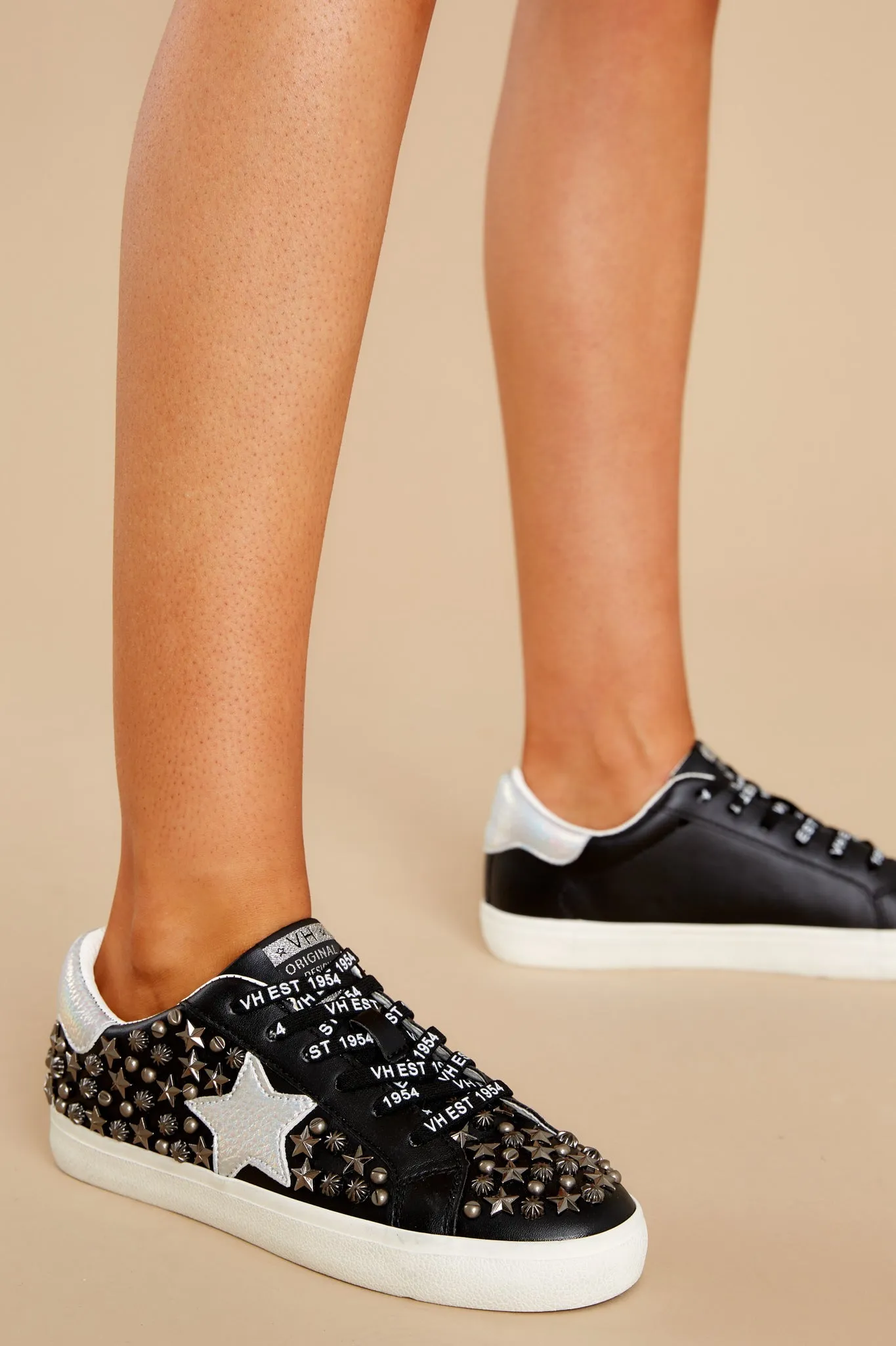 Sutton Black Sneakers