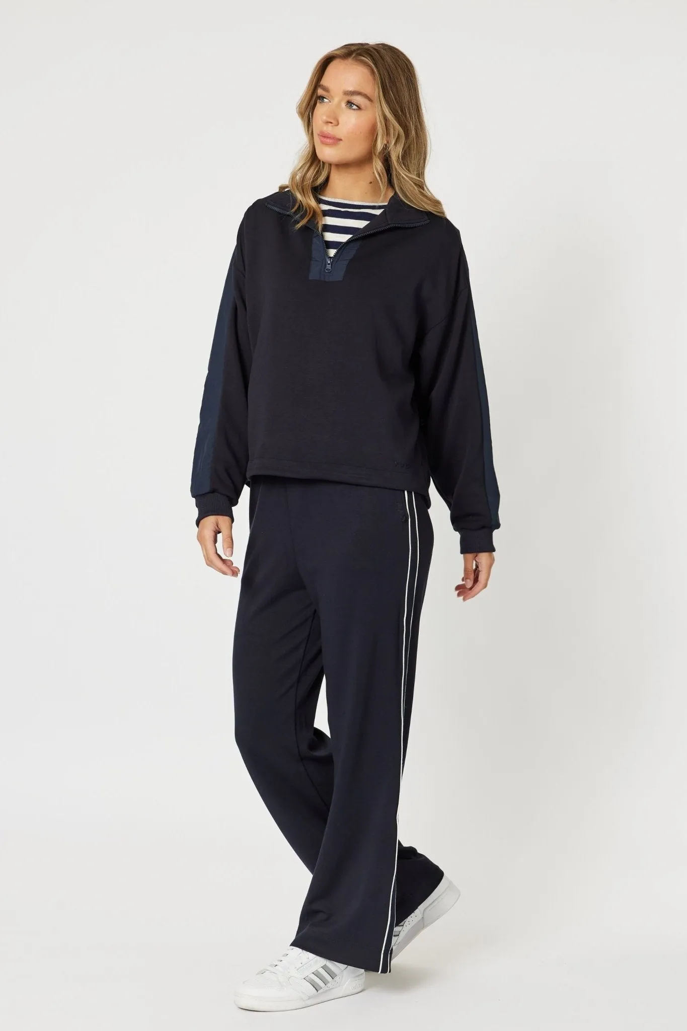 URBAN TRACK PANT - 44666T