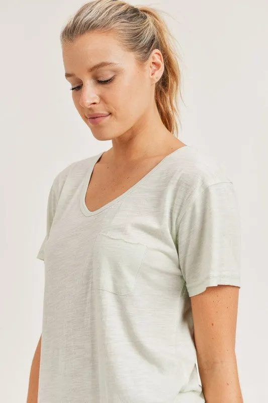 V-NECK ATHLEISURE TEE