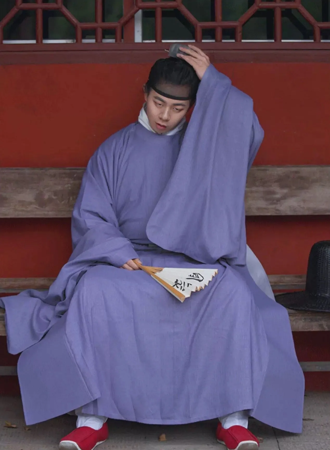 Wai Bai 外摆 Outer Pleating Ming Dynasty Men's Spring & Autumn Yuanlingpao Round Collar Robe