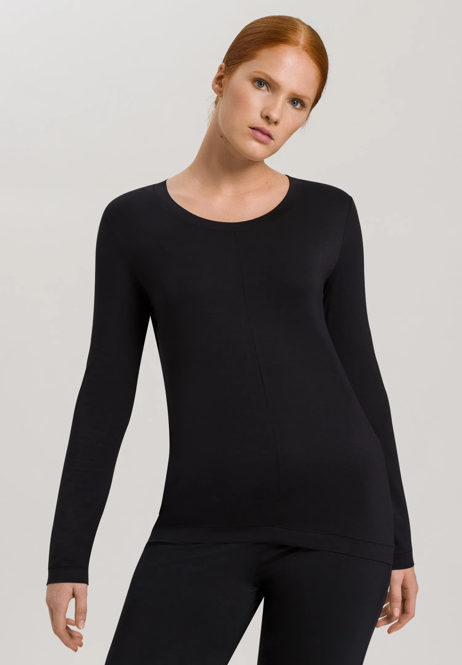 Yoga Relaxed Scoop Neck Top | Black 77996-019